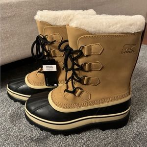 WOMEN'S CARIBOU BOOT